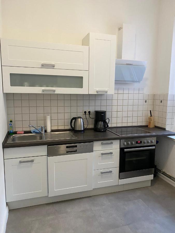 Modernes Apartment Mit 2 Schlafzimmern Und Privatparkplatz Nahe Innenstadt Neumünster Exterior foto