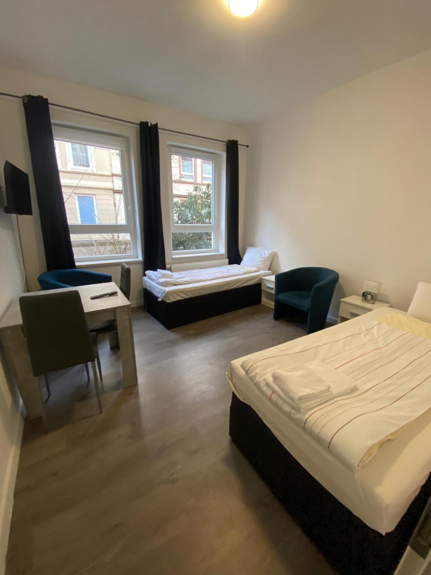 Modernes Apartment Mit 2 Schlafzimmern Und Privatparkplatz Nahe Innenstadt Neumünster Exterior foto