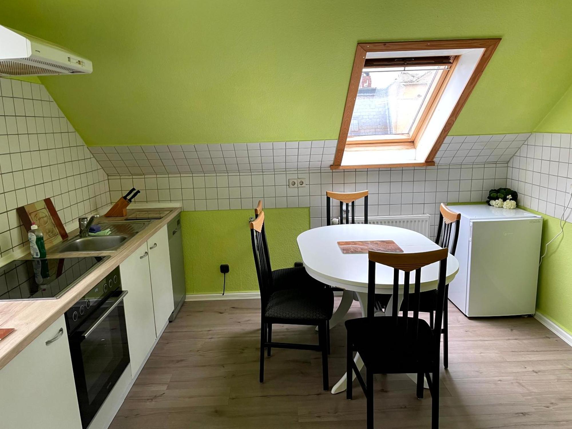 Modernes Apartment Mit 2 Schlafzimmern Und Privatparkplatz Nahe Innenstadt Neumünster Exterior foto